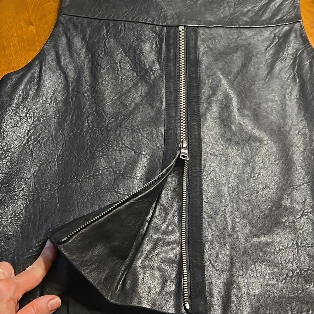 Black Leather Sleeveless Jacket/vest From Nordstrom By Vince Camuto - Picture 7 of 7